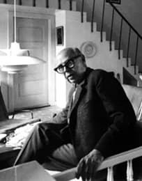 Poul Henningsen