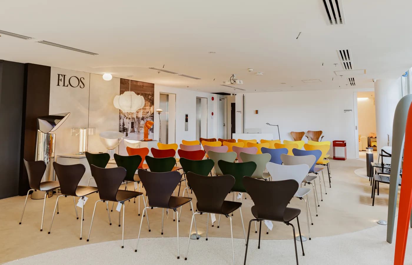 Không gian nanoHome Gallery Saigon tầng 2